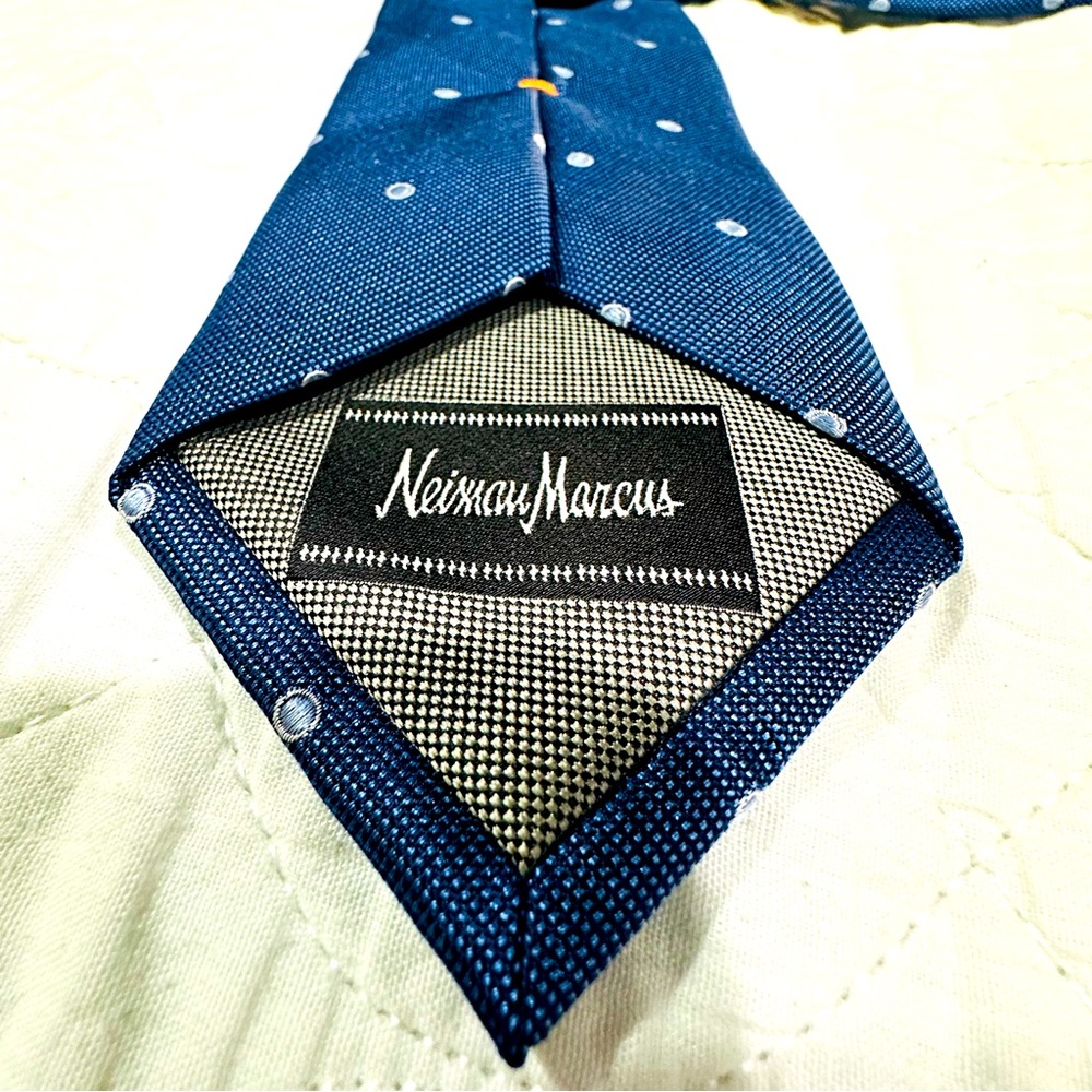 Neiman Marcus Navy Blue Tie with White Dots, 100% Silk, 10-10 Condition